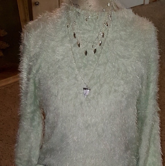 FAUX Fur  Fuzzy Sweater - Picture 1 of 3